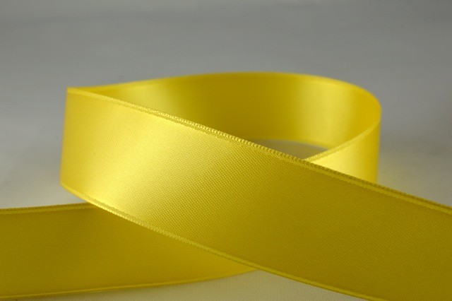 RIBPALEYELLOW1507 - Ribbon Double Faced Satin Pale Yellow 15mm x 25 Meters